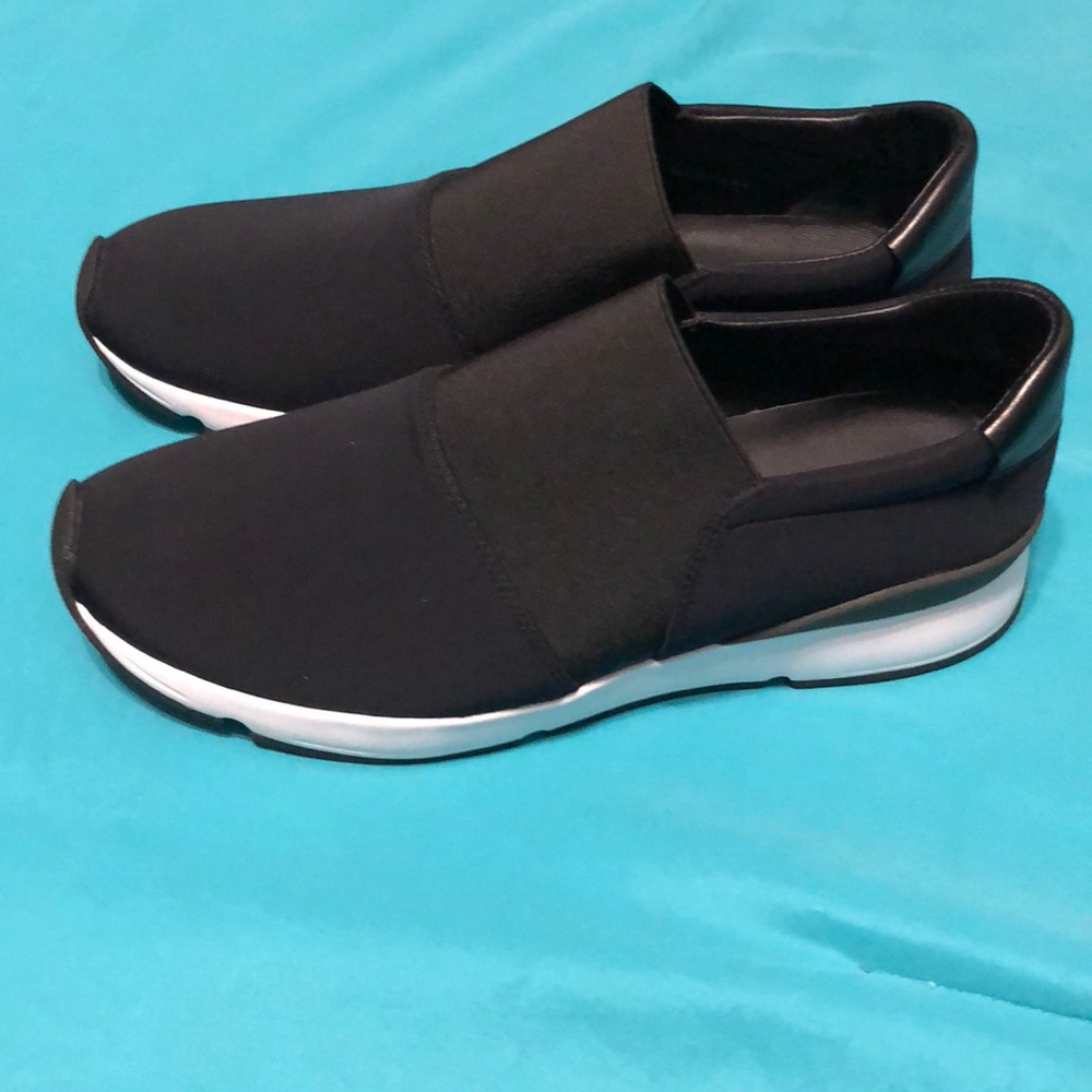 Vince Truscott Slip on Sneaker womens 9.5